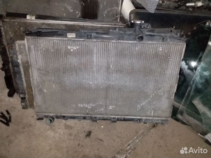 Hyundai santa FE 2006 2.2 D радиатор охлаждения