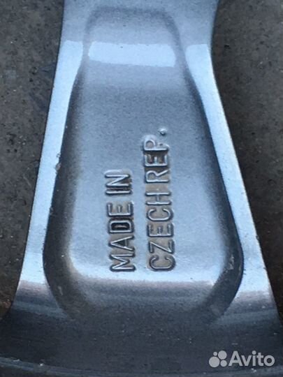 Продам оригинальный литой диск на автомобиль KIA c