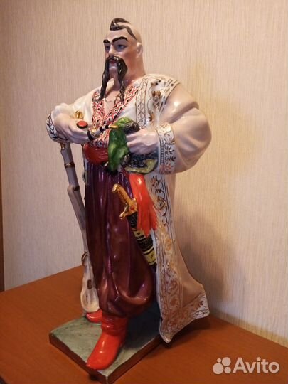 Фарфоровая статуэтка Тарас Бульба