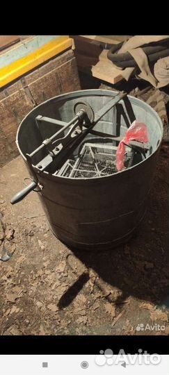 Медогонка,улья,рамки