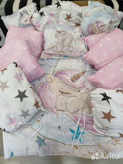 Бортики с одеялом в детскую кроватку