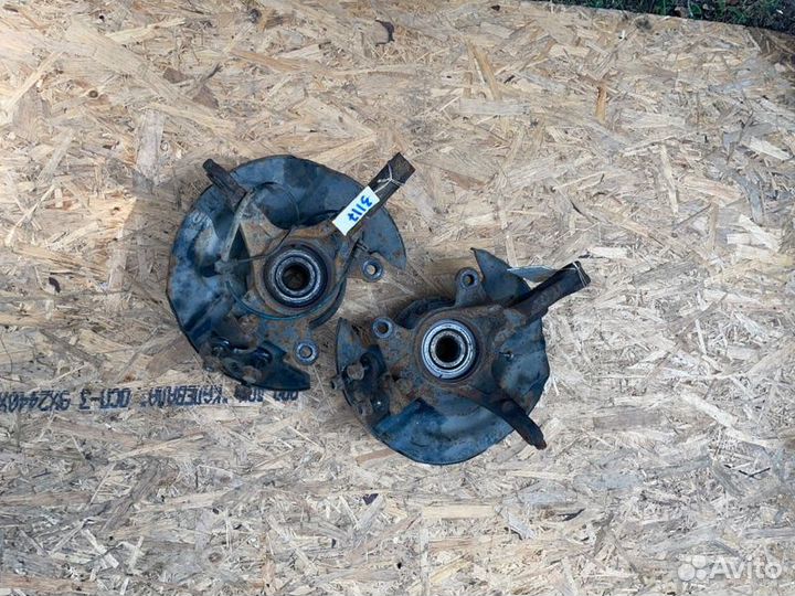 Кулак поворотный в сборе передний Honda Cr-V III