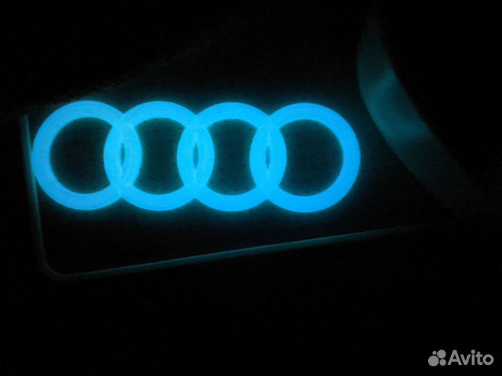 Автоэмблема