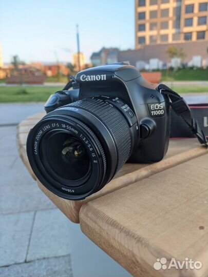 Зеркальный фотоаппарат canon 1100d