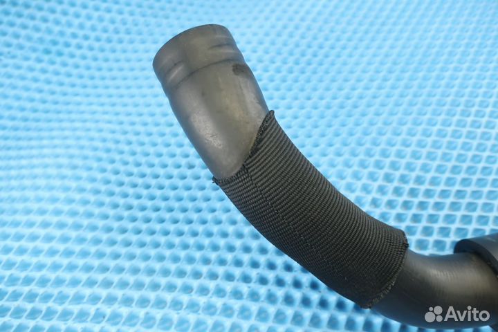 Патрубок системы охлаждения Skoda Superb 3