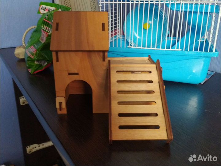 Деревянный домик для грызунов