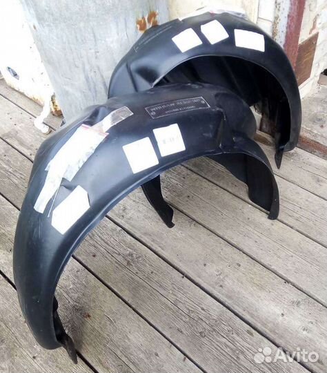 Подкрылки Nissan Almera