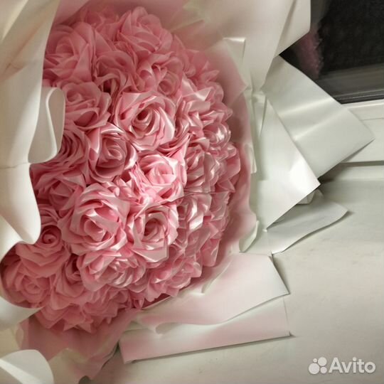 Букет роз из атласных лент