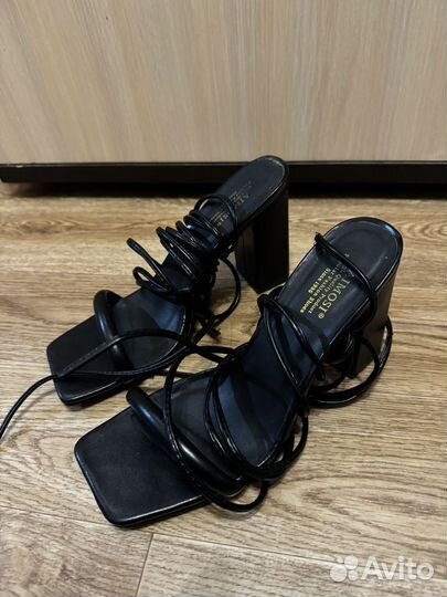 Туфли на каблуке