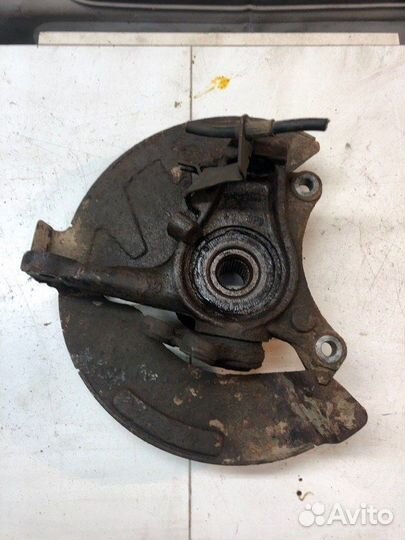 Кулак поворотный передний левый Citroen C5 2.0 RFJ