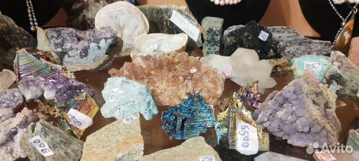 Коллекционные минералы, шкатулки,подсвечники,ножи