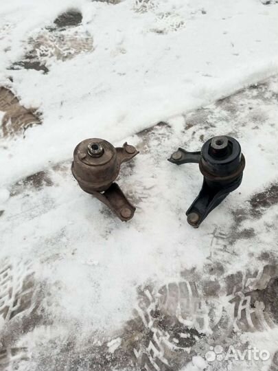 Подушки двигателя 2azfe