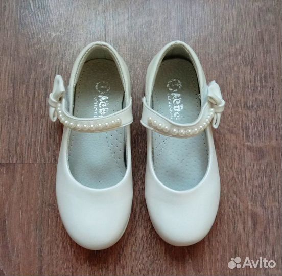 Белые туфли на девочку (29 размер)