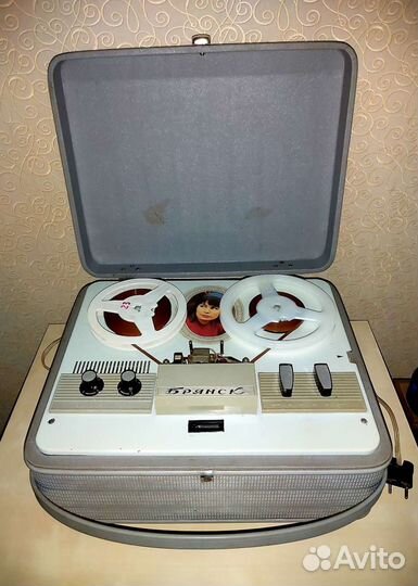 Катушечный магнитофон 