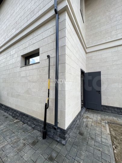 Дом 421,7 м² на участке 10 сот.