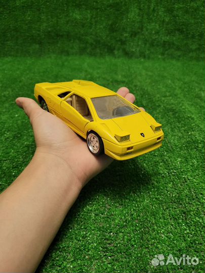 Модель авто Labborgini Diablo 1/24