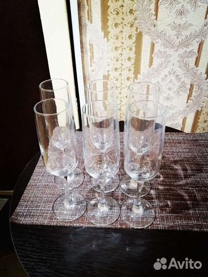 Набор бокалов для шампанского и вина новый