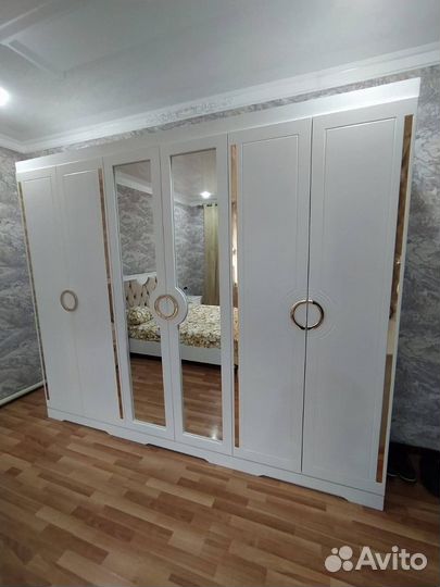 Спальный гарнитур Мая