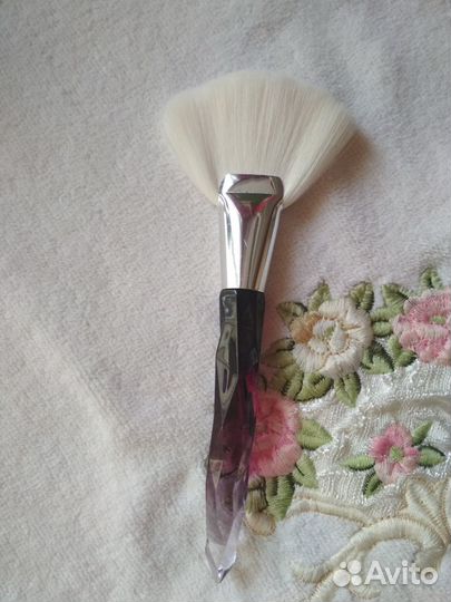 Кисти новые веерные для макияжа, набор 2шт