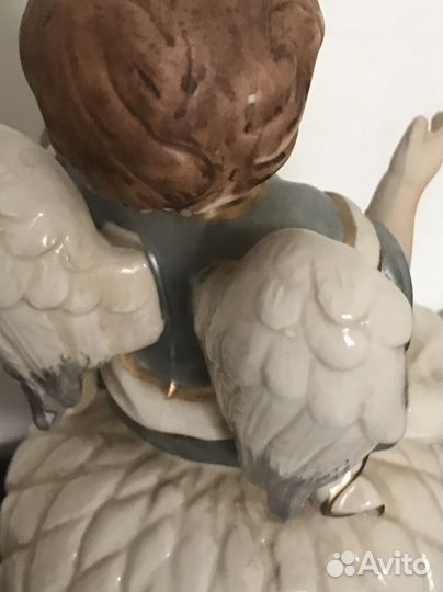 Ангел на шаре Германия