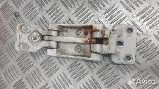 Петля двери распашной правой volkswagen crafter 1