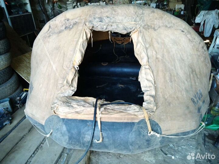 Плот спасательный на 10 мест