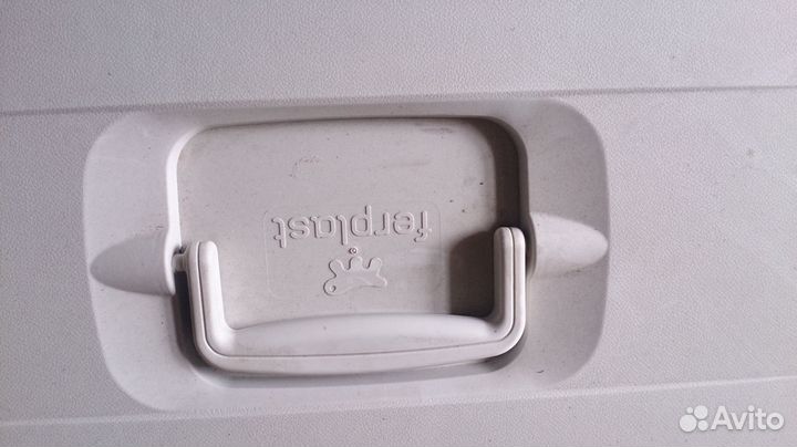 Кошачья переноска и туалет