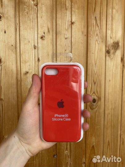 Оригинальный чехол на iPhone SE