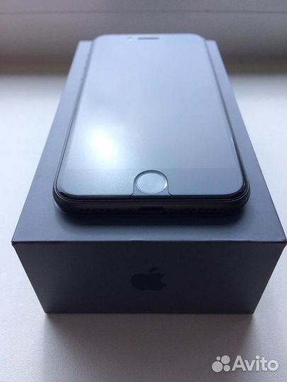 Телефон iPhone 8 128