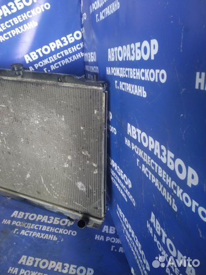 Радиатор охлаждения Mitsubishi Pajero 3