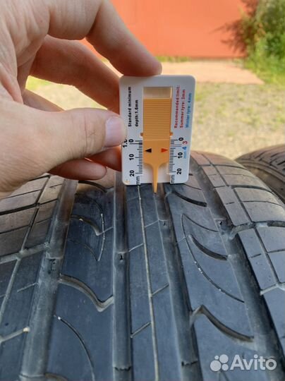 Roadstone CP 672 215/55 R17 94