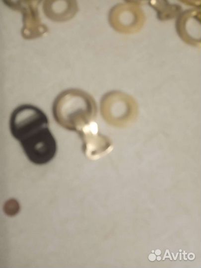 Ручки, уголки, крючки и другие хозмелочи