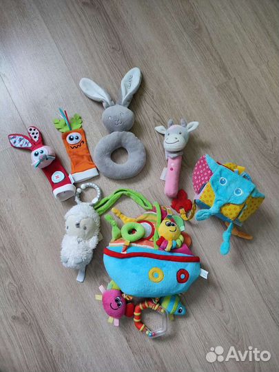 Развивающие игрушки 0+ пакетом