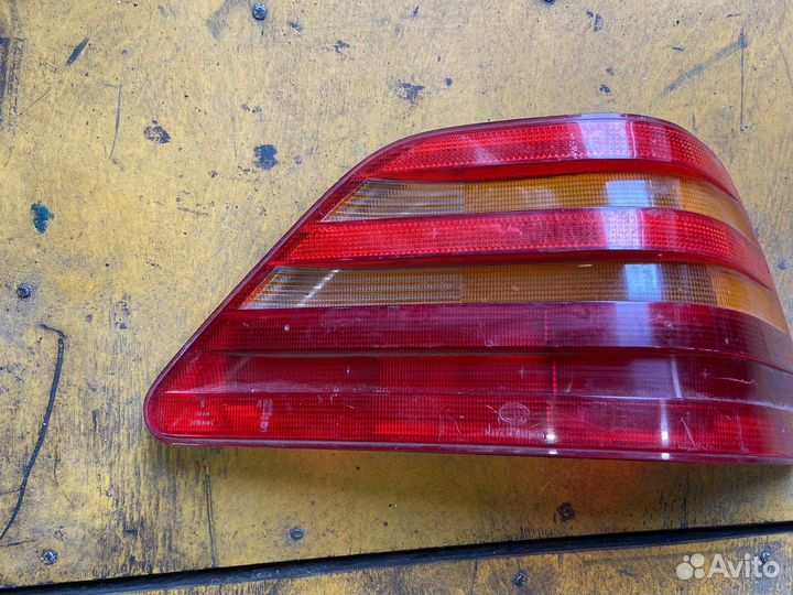 Фонарь задний правый Mercedes C140 CL