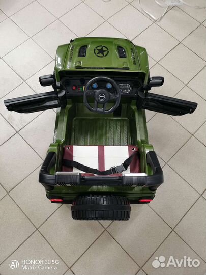 Детский электромобиль jeep