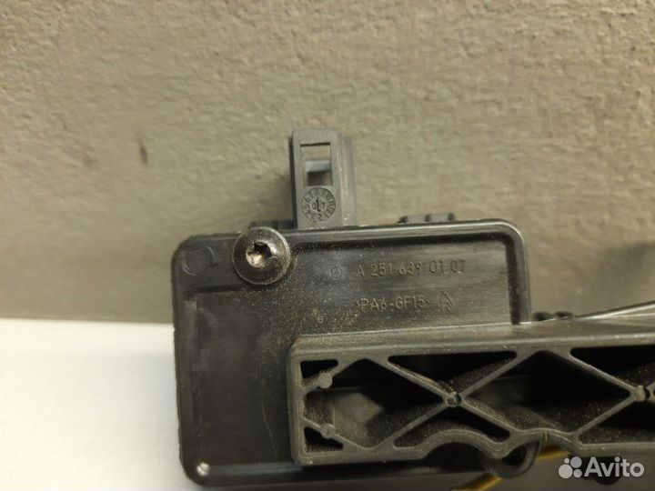 Активатор лючка бензобака Mercedes Benz M-Class