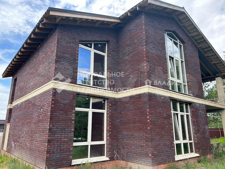 Дом 257,9 м² на участке 12 сот.