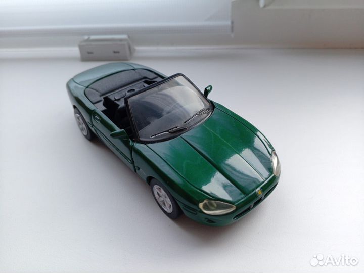 Jaguar XK8, 1/32