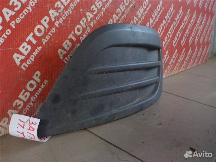 Заглушка противотуманной фары передняя левая LADA