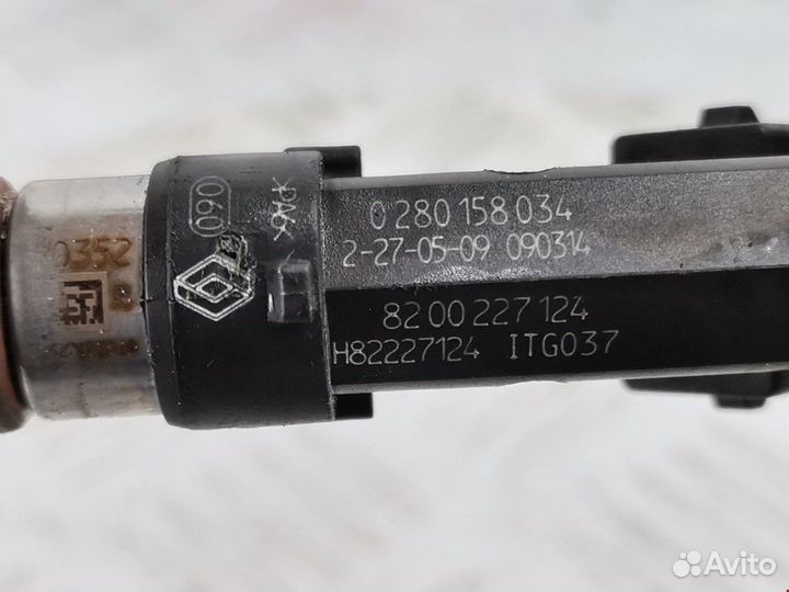 Форсунка Renault Kangoo рест. 2009 8200227124