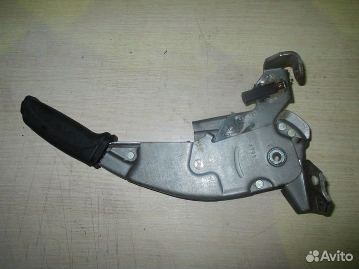 Рычаг стояночного тормоза (Opel Vectra)