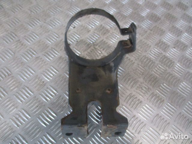 Кронштейн бачка гура Volvo 20495075