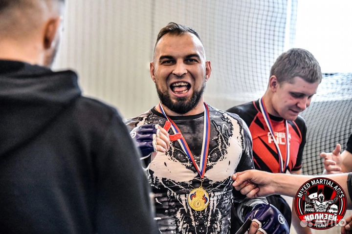 Тренер по женскому боксу