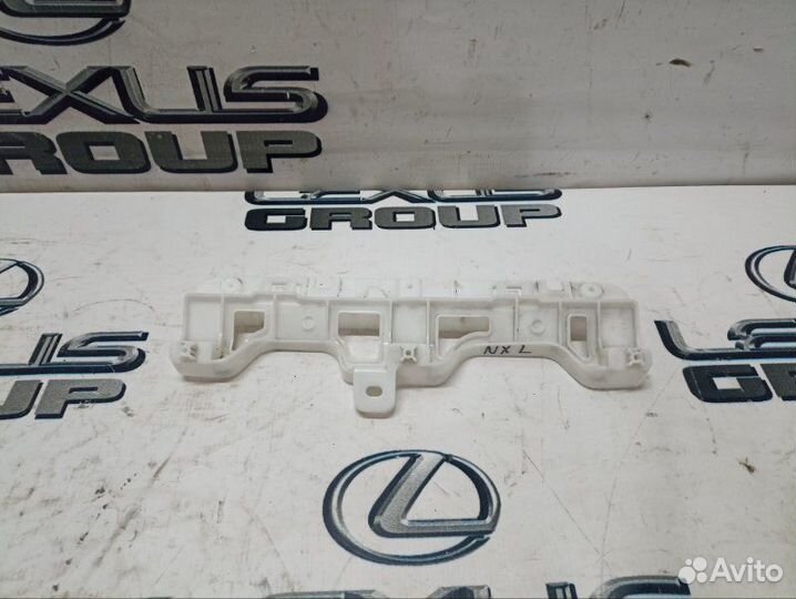 Кронштейн бампера лев. перед. Lexus NX300h