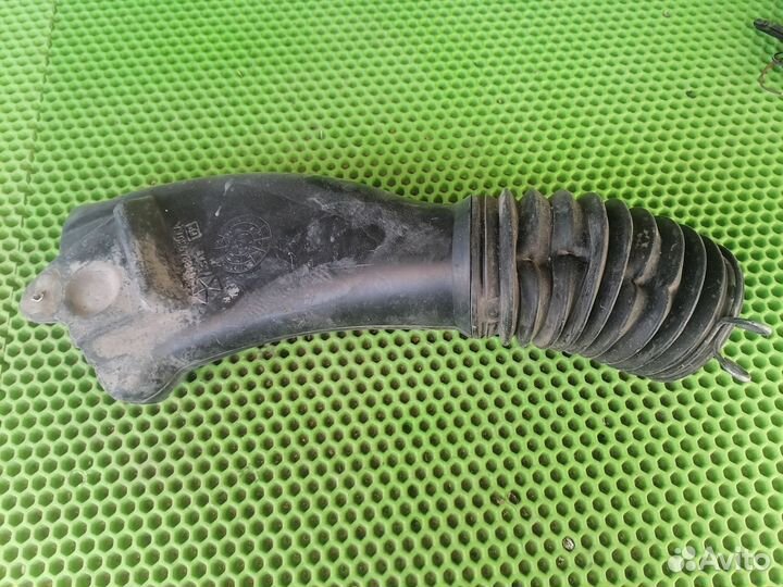 Воздуховод Волга 31105 Крайслер