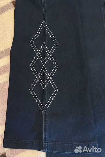 Джинсы р.27(46) стрейч клёш Lafei-Nier