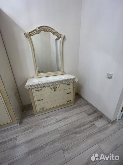 Спальный гарнитур