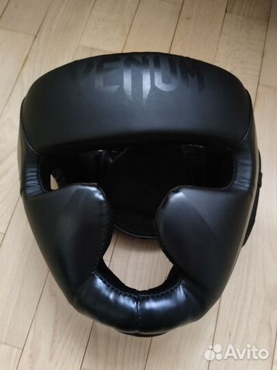 Боксерский шлем venum