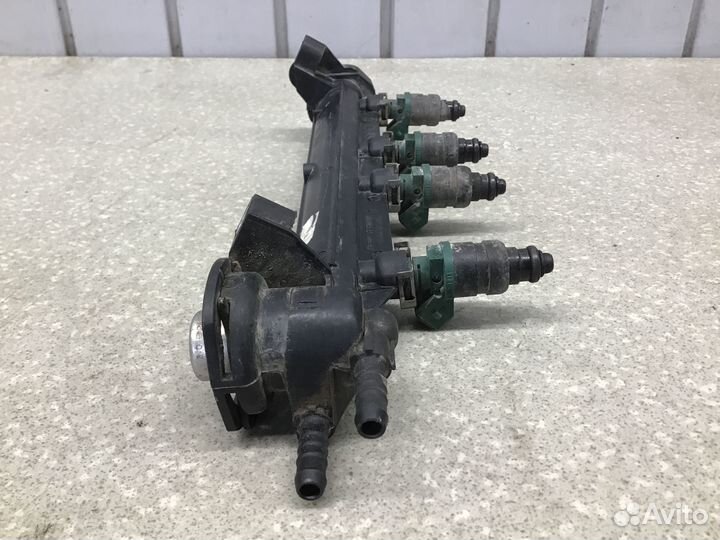 Рейка топливная (рампа) Skoda Octavia (A4 1U) 2000