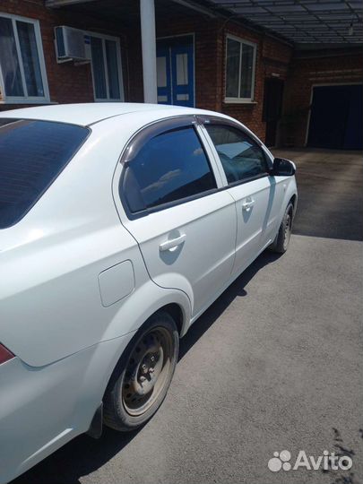 Chevrolet Aveo 1.4 МТ, 2011, 303 000 км